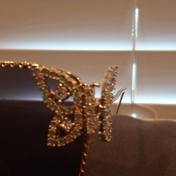 Woman’s Gold Crystal Rimmed Butterfly Chic Sun Glasses - Picture 12 of 12